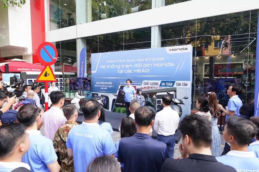 Honda Việt Nam mở bán mẫu xe máy điện CUV e kèm Trạm đổi sạc pin
